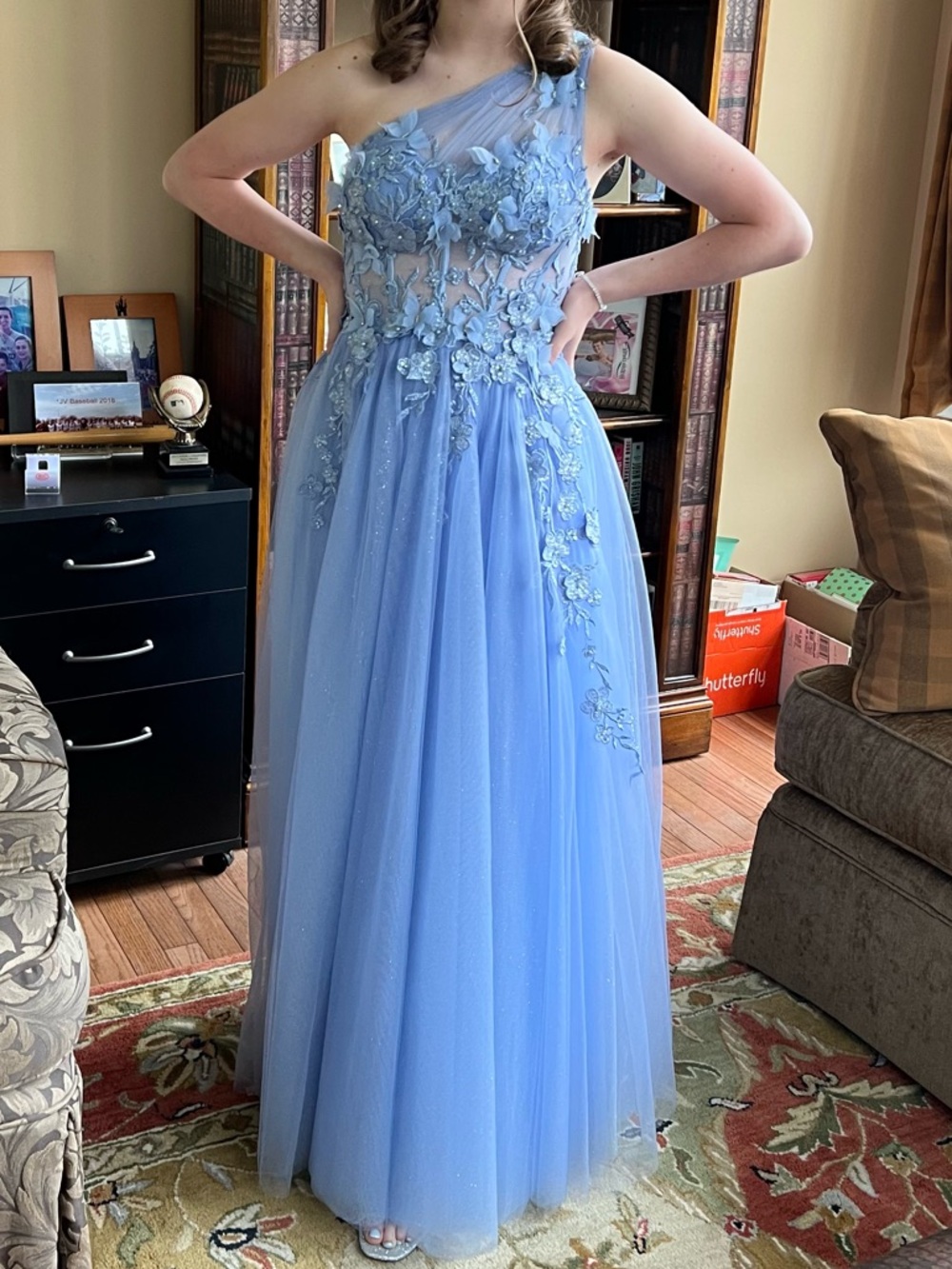 One-Shoulder Light Blue Floral Appliqué Prom Gown